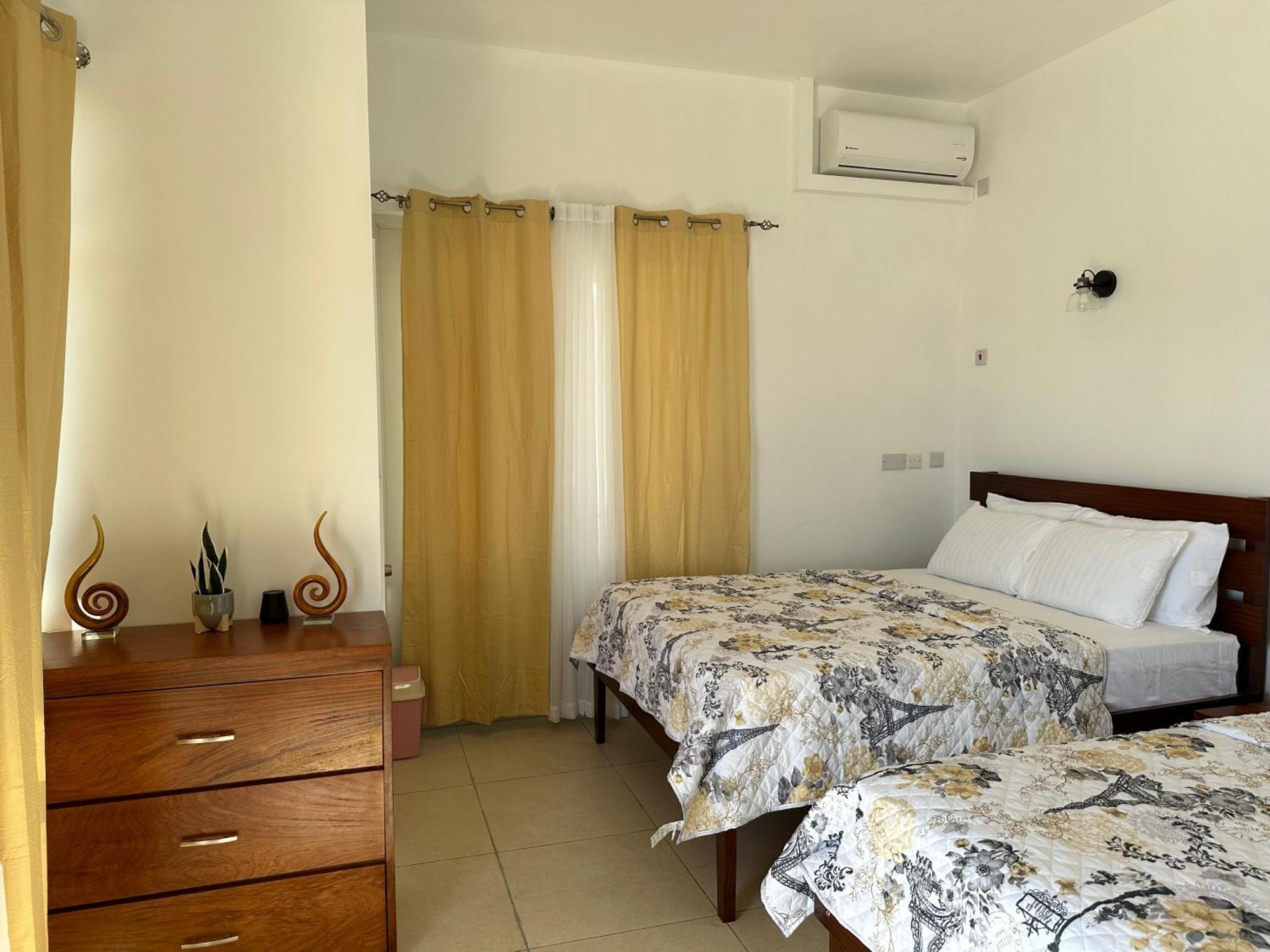 Eldorado Guesthouse & Car Rental Roseau Exterior photo