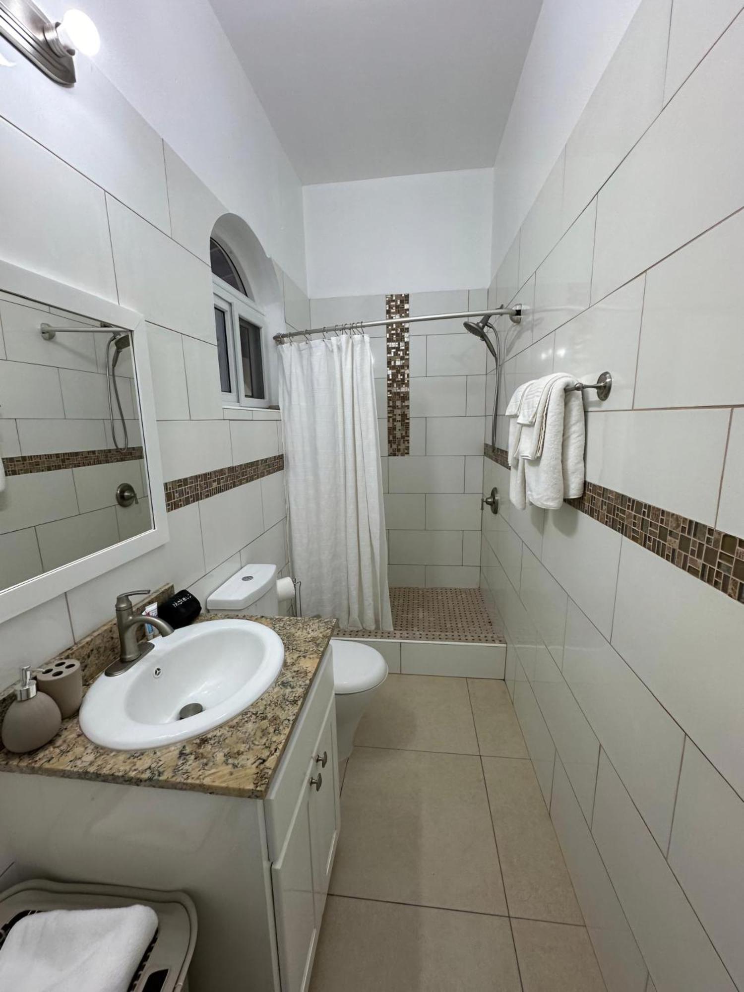 Eldorado Guesthouse & Car Rental Roseau Room photo