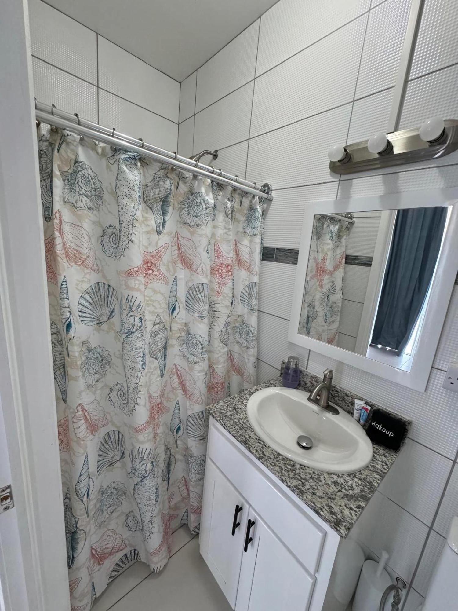 Eldorado Guesthouse & Car Rental Roseau Room photo